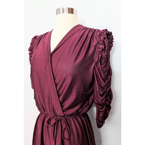 Diamond's Run Red/Black Striped 80s Dress - Picture 5 of 6